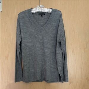 Banana Republic gray v neck sweater
